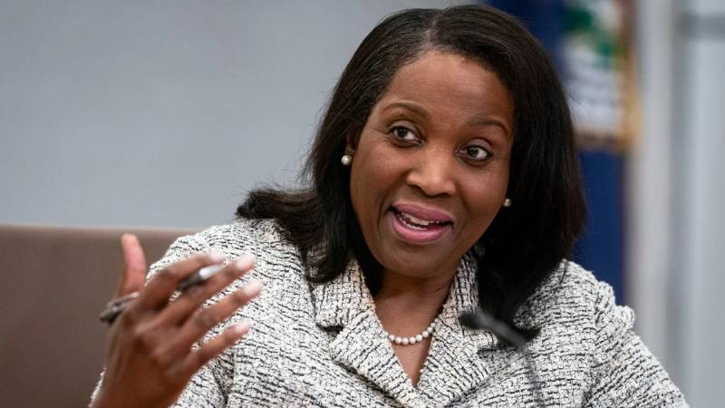 600 ekonomistten trumpa fed mektubu lisa cooku gorevden almak amerikan kurumlarina guveni zedeliyor zvBzmznP