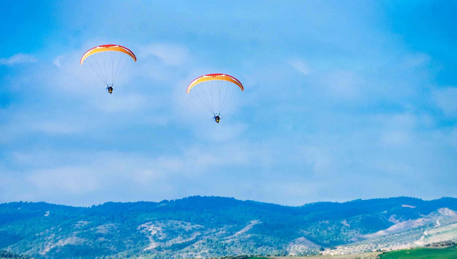 abdde2 polonya askeri parasut egitimi sirasinda oldu 4reh3Dcr