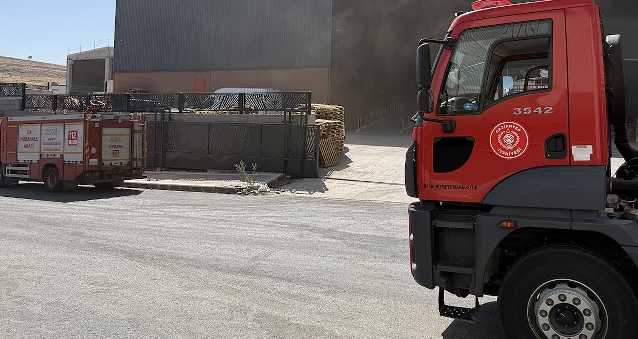 gaziantepte fabrikada yangin 2 isci yaralandi 7XRwtwvk