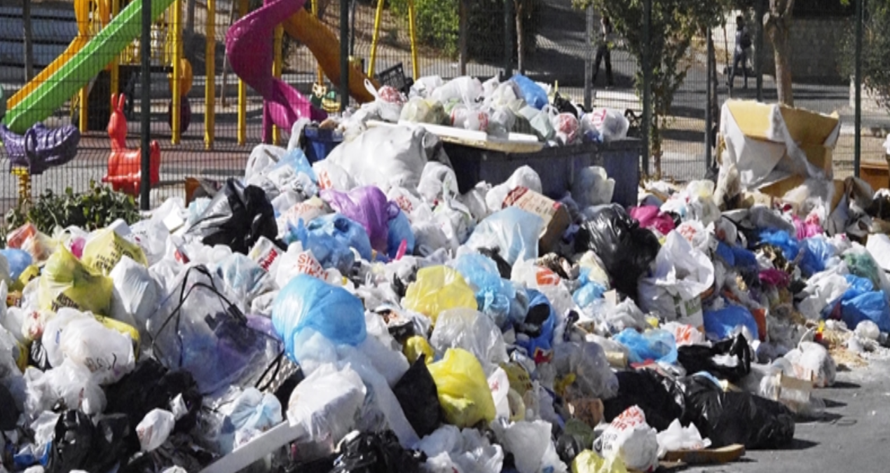 izmirin buca ilcesinde toplanmayan coplere tepki rz5fRKHR