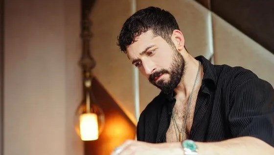 oyuncu emre buluta sahte komiser suclamasi sahte rozet gosterip arac kacirdi iddiasi Va74EZOs