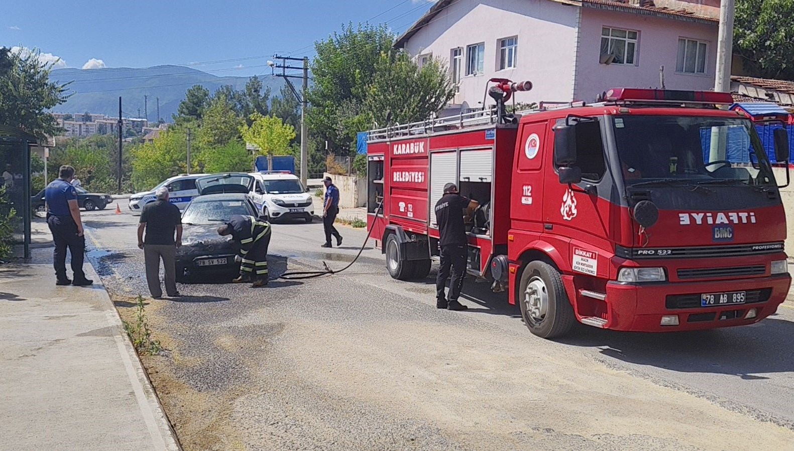 seyir halindeki otomobil alevlere teslim oldu nCYEPAhV