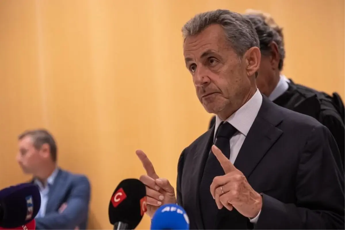 eski fransa cumhurbaskani sarkozy hapis cezasina girecek MBYd8VNW.jpg