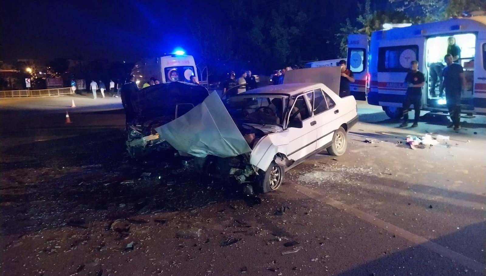hatayda trafik kazasi 6 yarali kER1xZWm