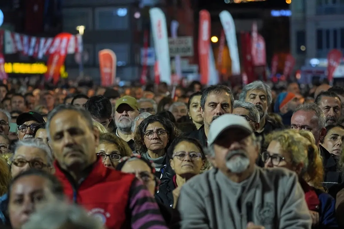ozgur ozel millet iradesine sahip cikiyoruz 83uxD1uz.jpg