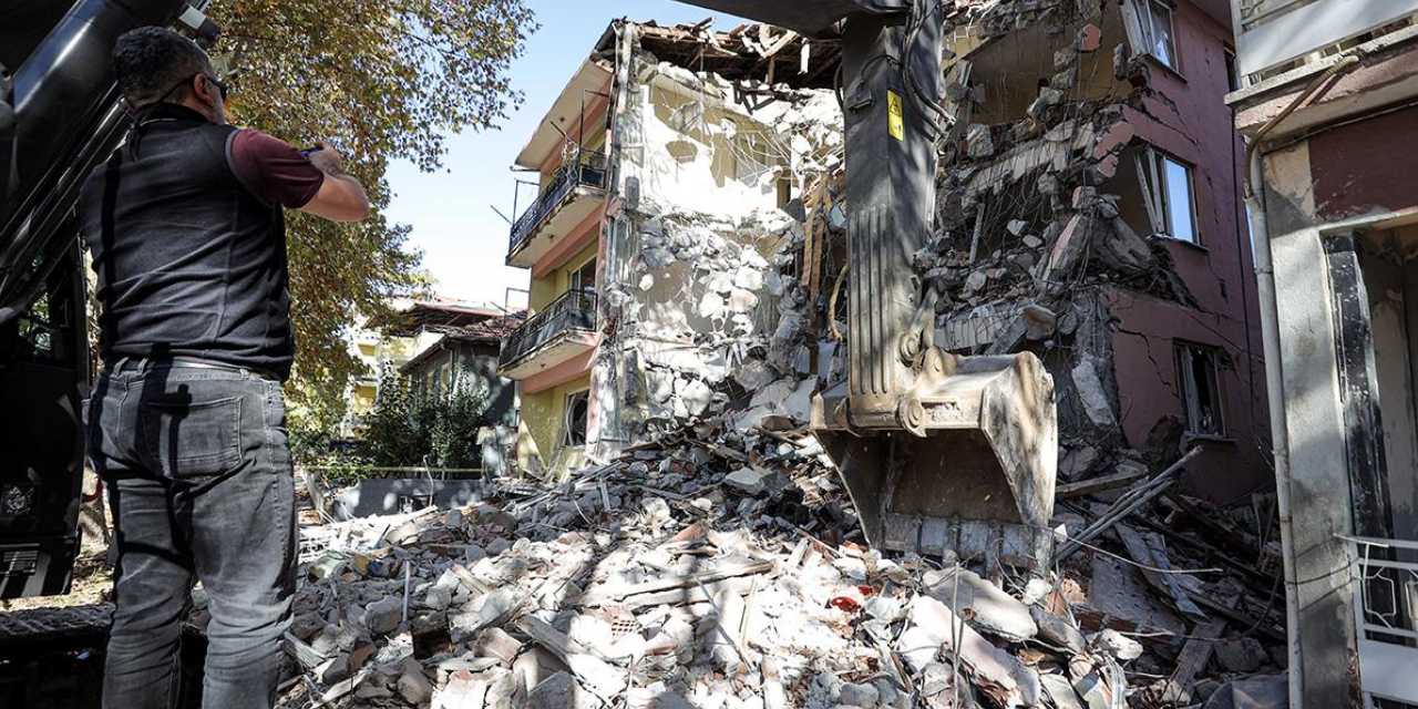 erken uyari sistemi sonuc verdi sindirgi depremini kandilli onceden bildi MQYIDL9f.jpg