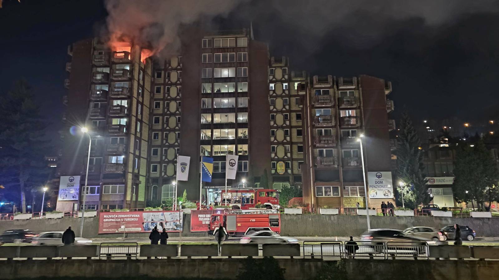 huzurevinde yangin felaketi 10 kisi hayatini kaybetti 20 kisi yaralandi Zn7LElaR.png