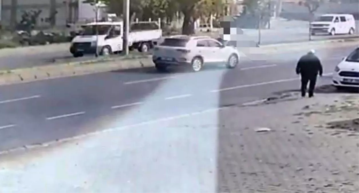 karsidan karsiya gecerken otomobilin carptigi lise ogrencisi hayatini kaybetti PtLVhH9M.jpg