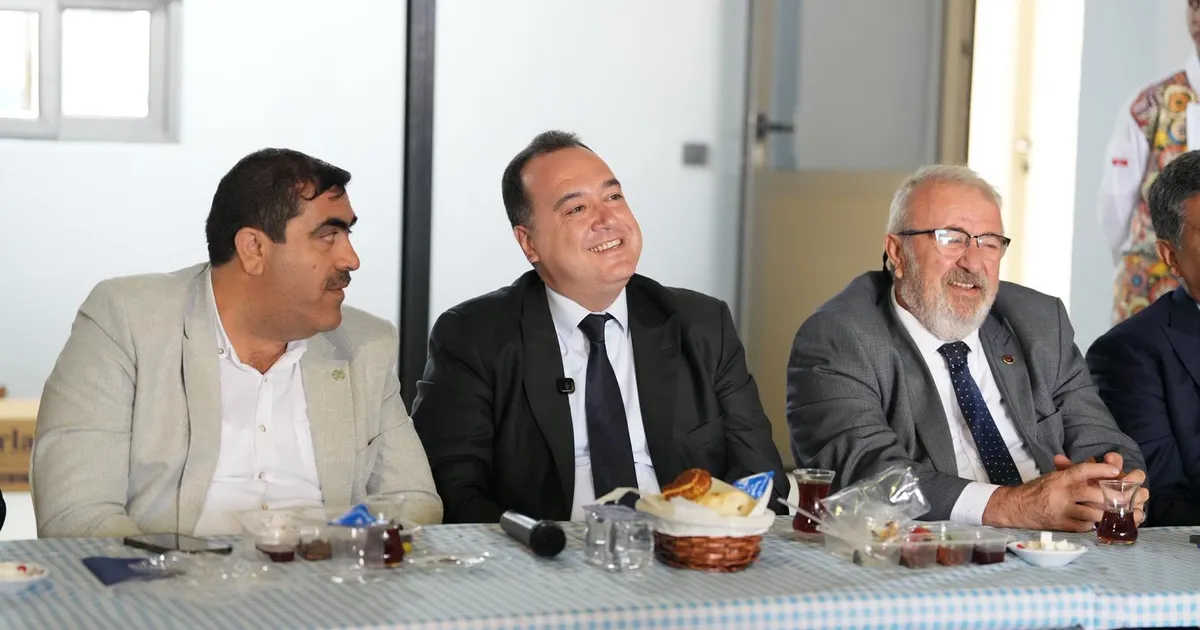 manisada baskan dutlulu mermerciler sitesi esnafiyla bulustu QpHlDrqe.webp