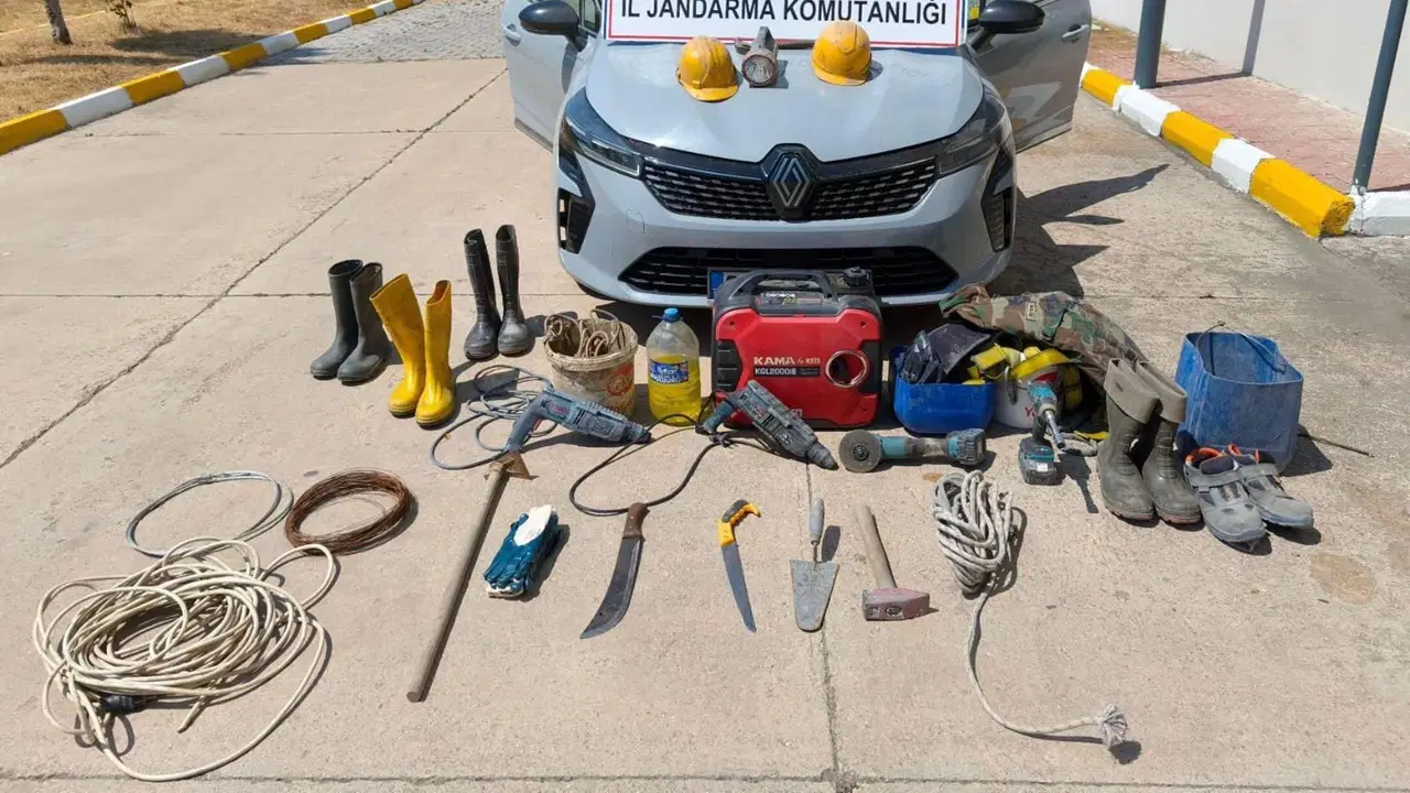 35 metrelik tunelde kacak kazi yapan 5 supheli yakalandi Ut7UgVM3