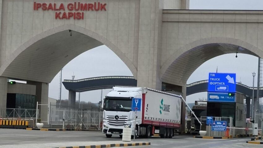 Ipsalada rusvet operasyonu 20 gumruk memuru gozaltinda X722wjBs
