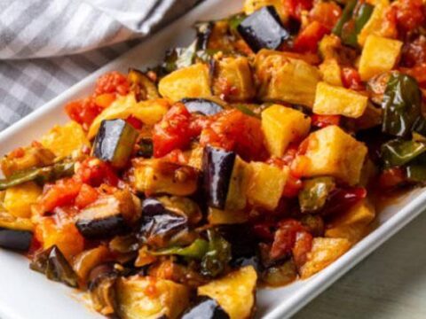 Tek tencerede lezzet soleni kokusunu duyan tabak tabak tuketiyor nefis turlu tarifi xZfrGqrH